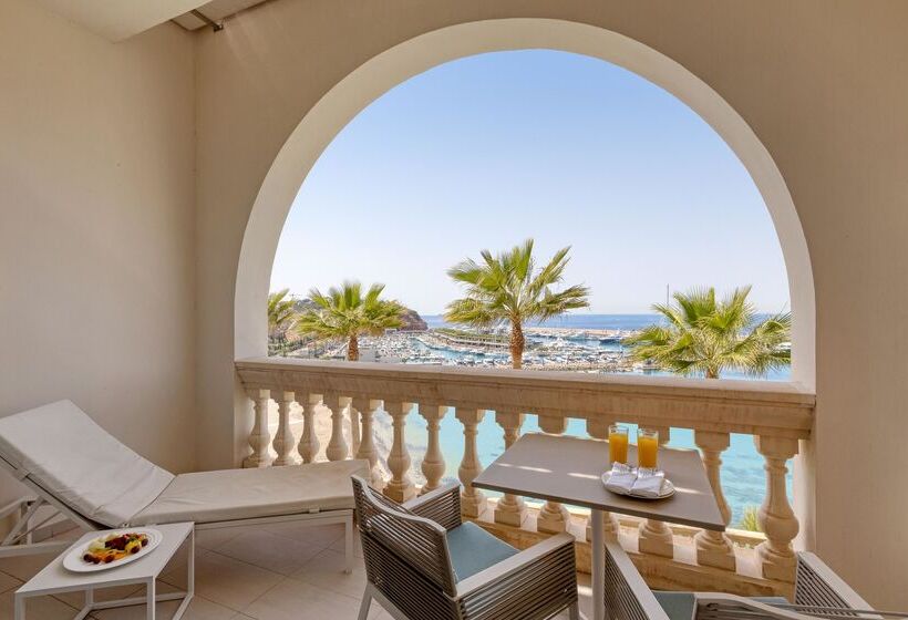 ホテル Pure Salt Port Adriano  Adults Only