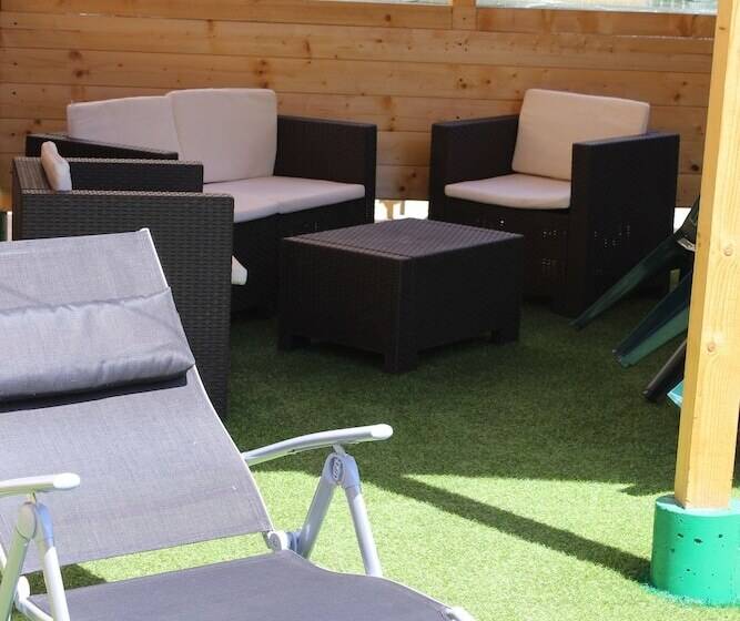 בית מלון כפרי Pyramid