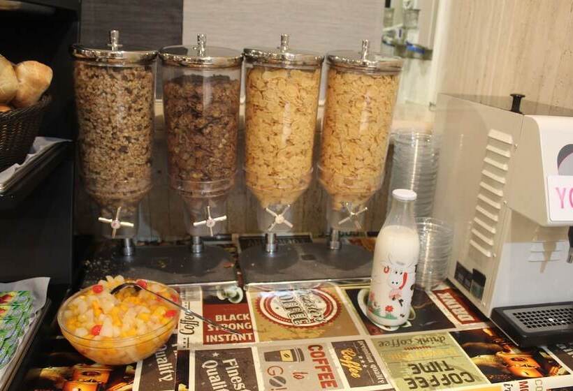 בית מלון כפרי Pyramid