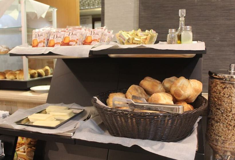 בית מלון כפרי Pyramid