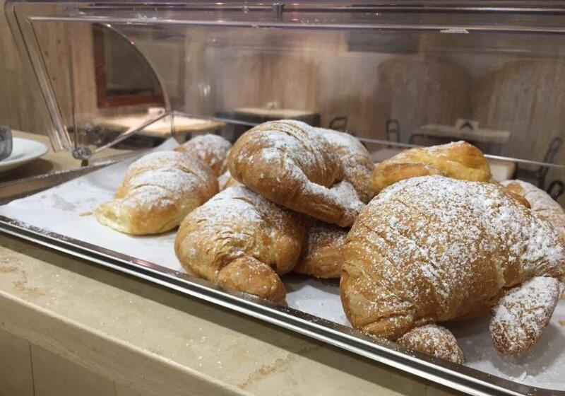 בית מלון כפרי Pyramid