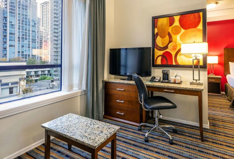 호텔 Quality Inn & Suites