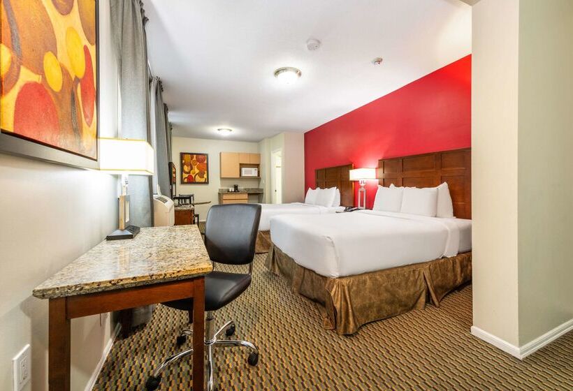 호텔 Quality Inn & Suites