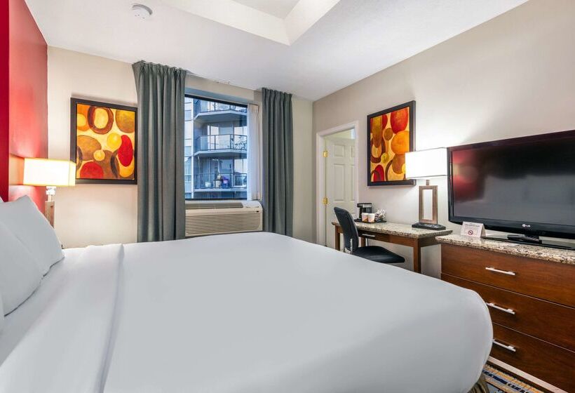 호텔 Quality Inn & Suites