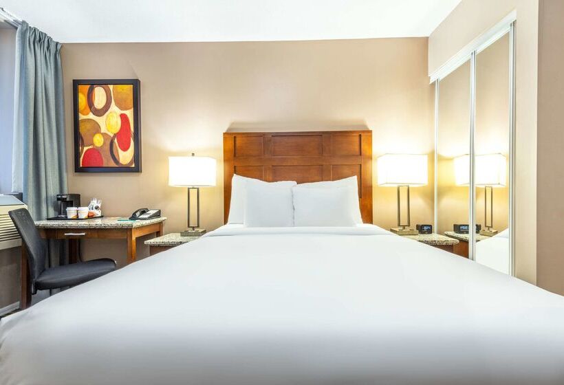 호텔 Quality Inn & Suites