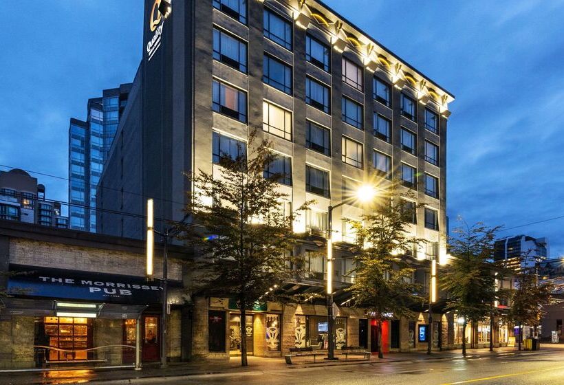 호텔 Quality Inn & Suites