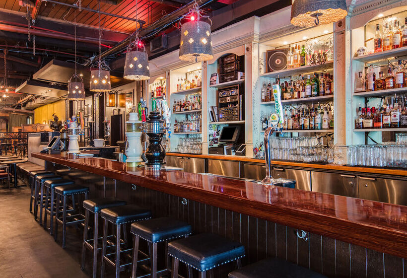 호텔 Quality Inn & Suites