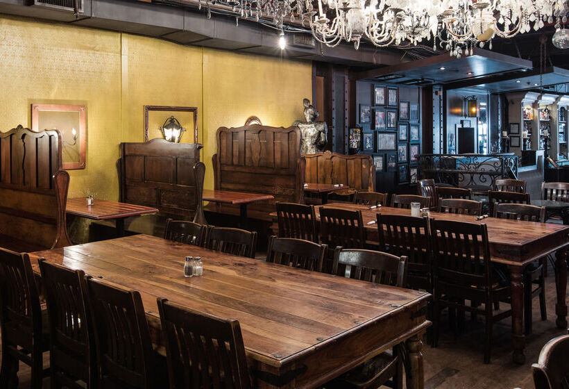 호텔 Quality Inn & Suites