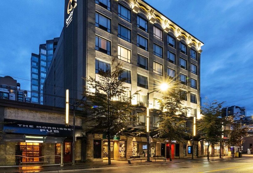 호텔 Quality Inn & Suites