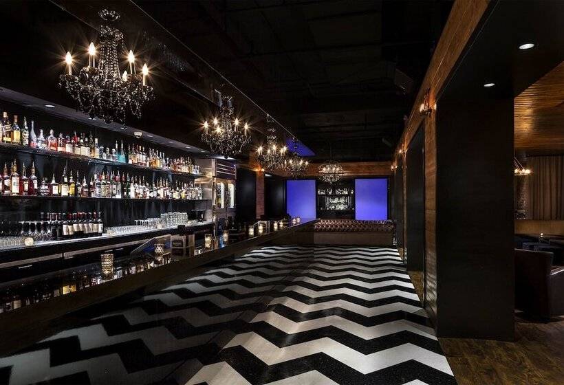 호텔 Quality Inn & Suites