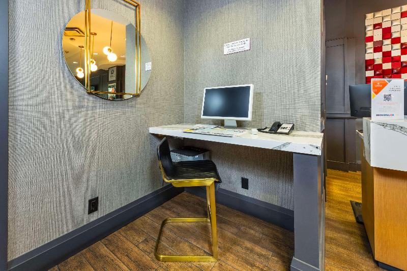 호텔 Quality Inn & Suites