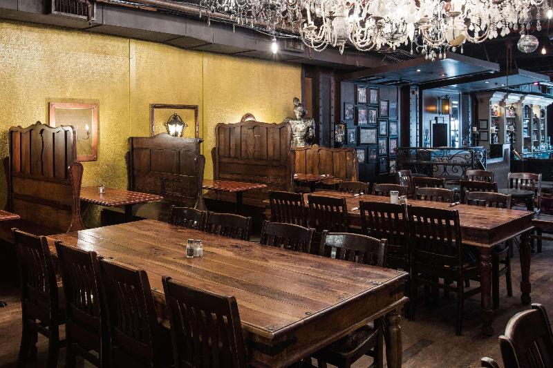 호텔 Quality Inn & Suites