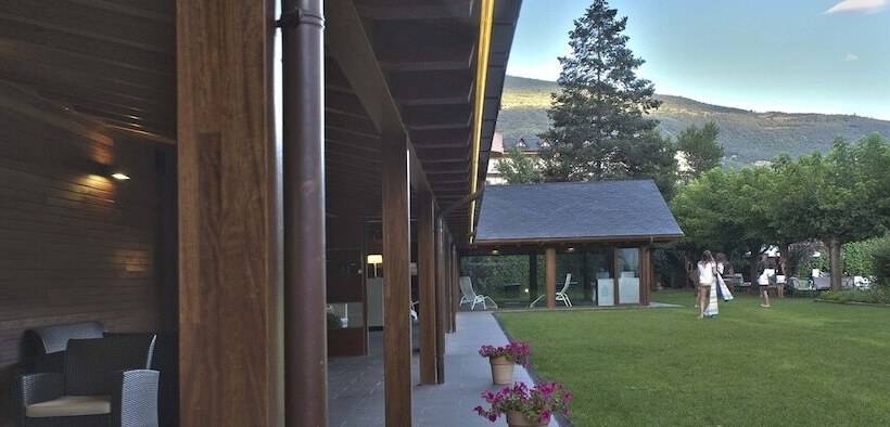 Отель Restaurant Pessets & SPA