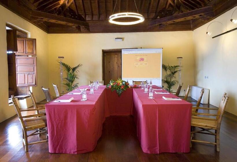 Сельский отель Livvo La Quinta Roja