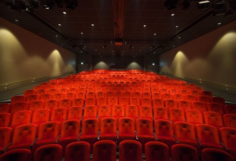 هتل Scandic St. Olavs Plass