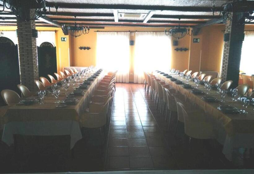 Отель Sierra De Andujar