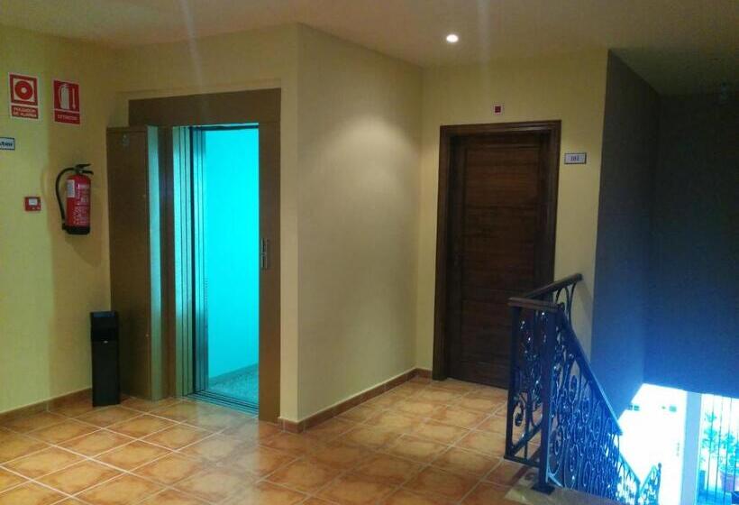 Отель Sierra De Andujar