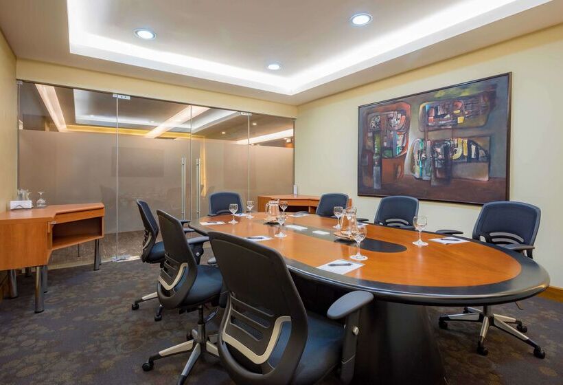 Sonesta Hotel El Olivar