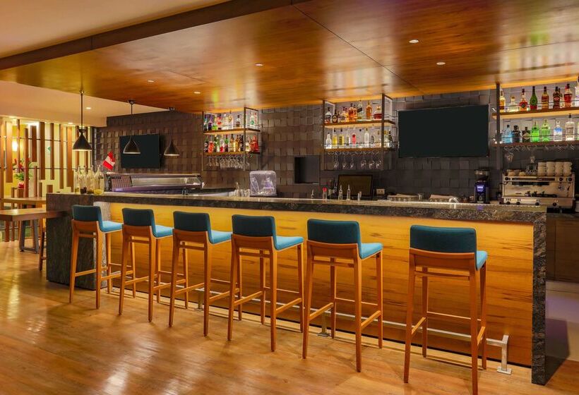 Sonesta Hotel El Olivar