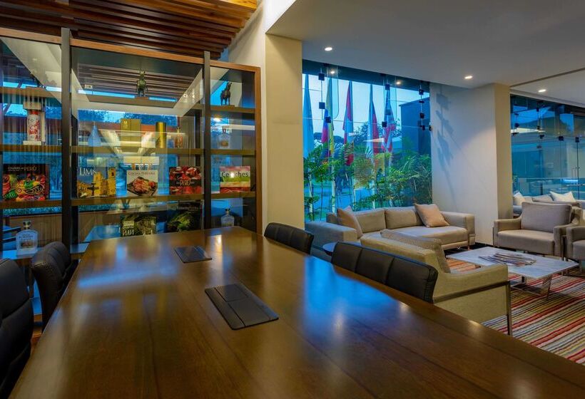 Sonesta Hotel El Olivar