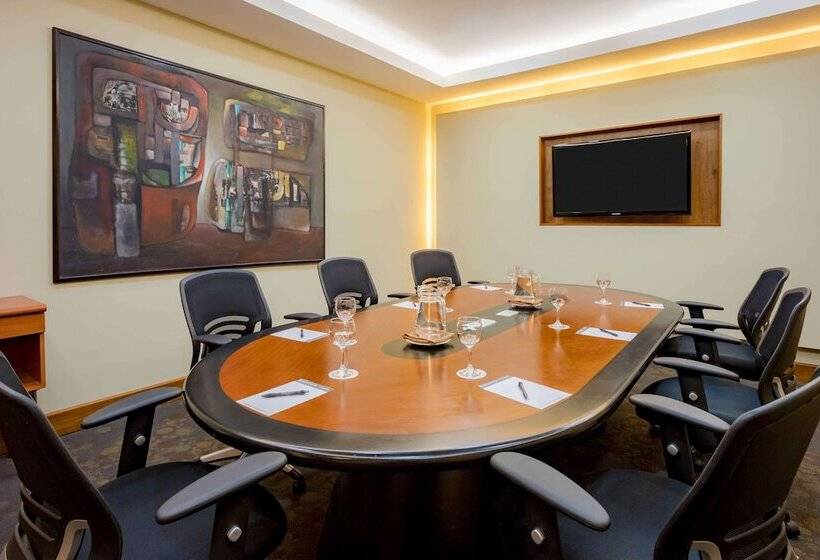 Sonesta Hotel El Olivar