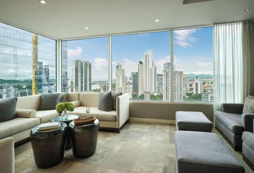 فندق Bristol Panama, A Registry Collection