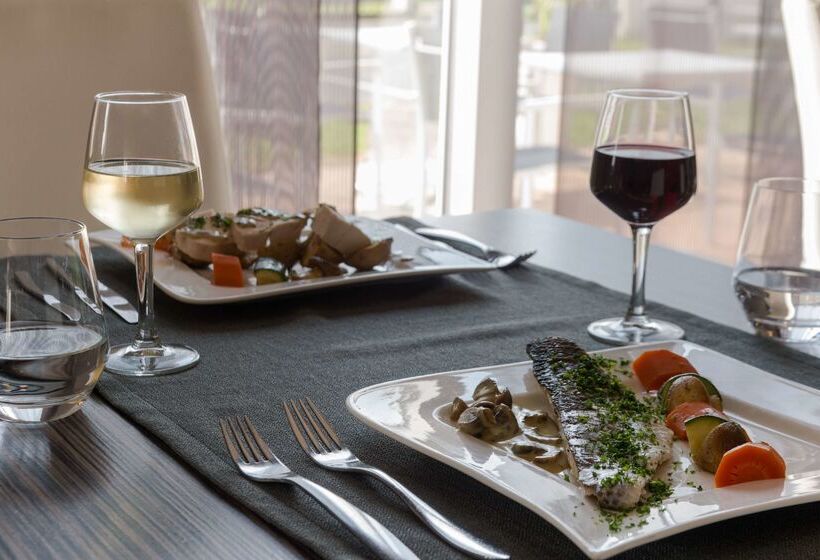 Отель The Originals City, Hôtel La Terrasse, Tours Nord