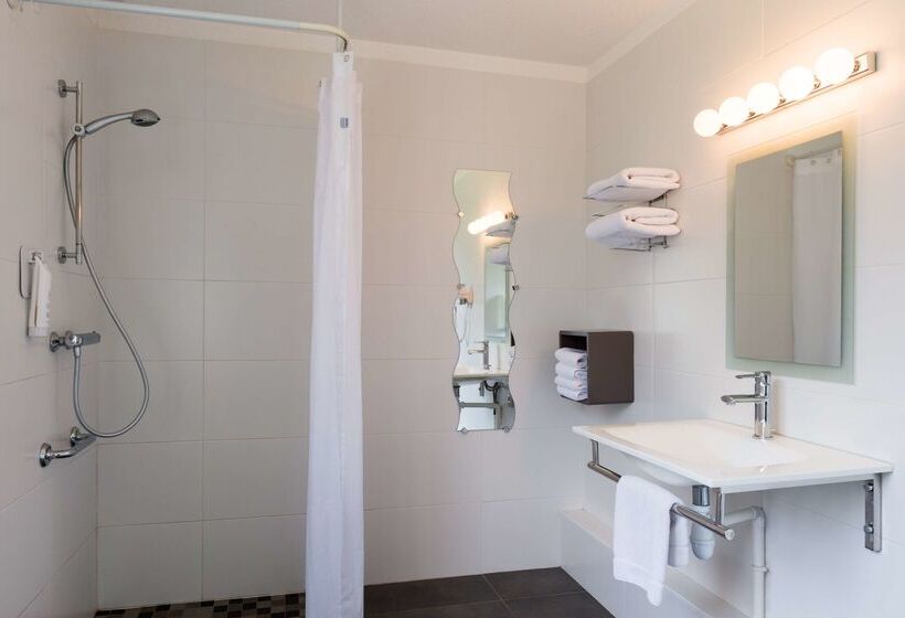 Отель The Originals City, Hôtel La Terrasse, Tours Nord