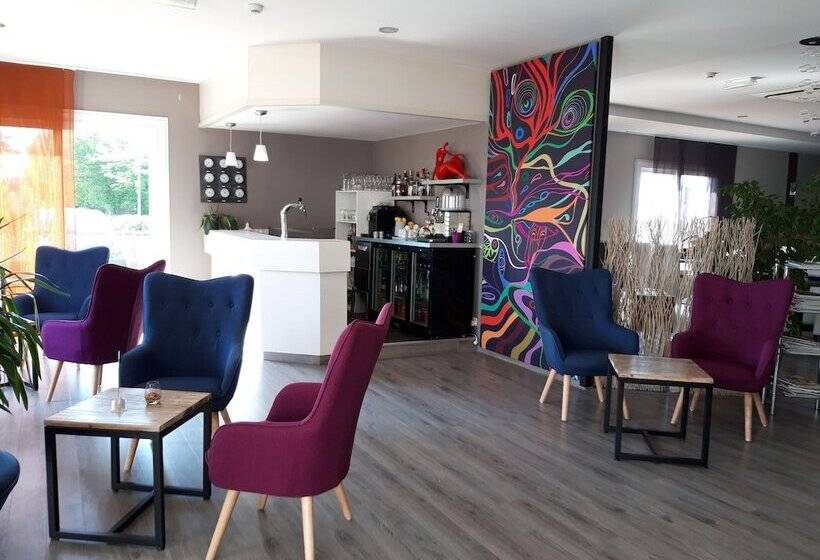 Отель The Originals City, Hôtel La Terrasse, Tours Nord