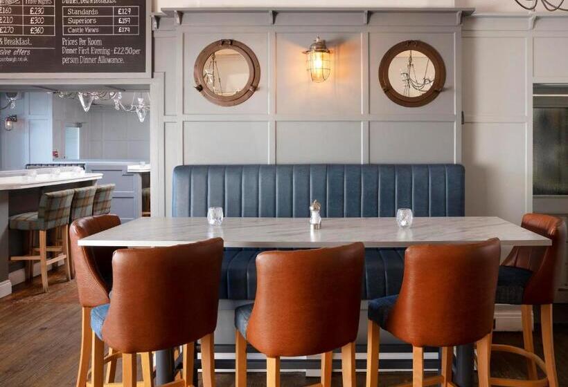 Отель The Victoria