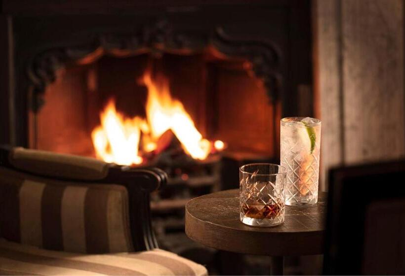 Отель The Victoria