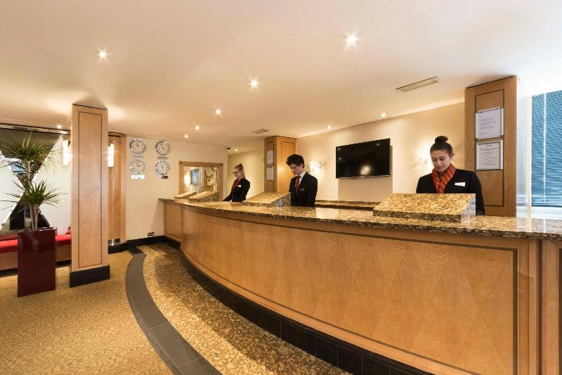 호텔 Thistle London Heathrow Terminal 5