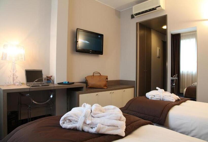 هتل Tiziano Gruppo Mini