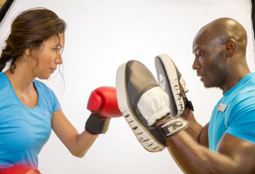 هتل Towers Rotana   Dubai