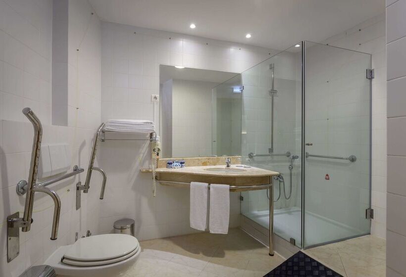 فندق Tryp By Wyndham Porto Expo