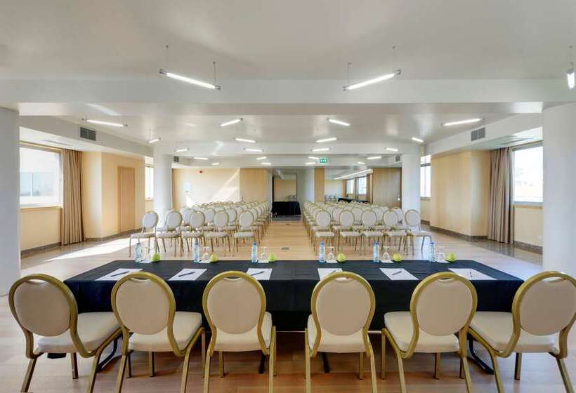 فندق Tryp By Wyndham Porto Expo