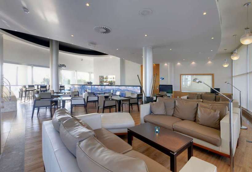 فندق Tryp By Wyndham Porto Expo