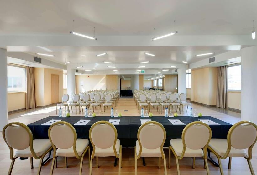 فندق Tryp By Wyndham Porto Expo