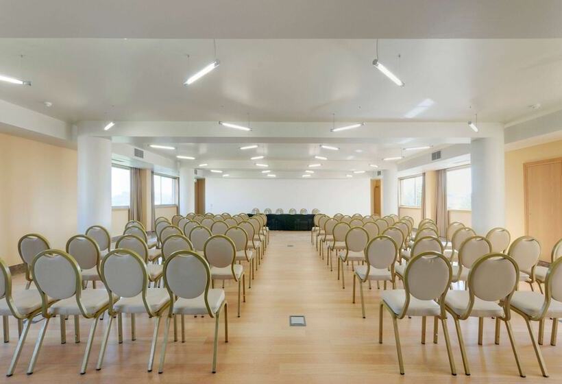 فندق Tryp By Wyndham Porto Expo