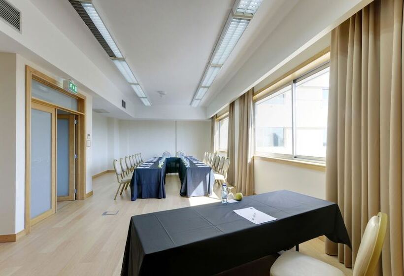 فندق Tryp By Wyndham Porto Expo