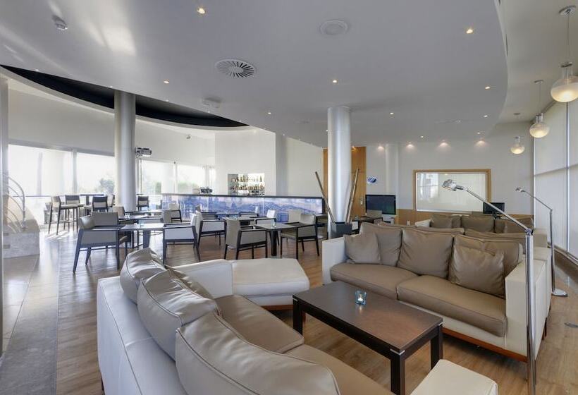 فندق Tryp By Wyndham Porto Expo