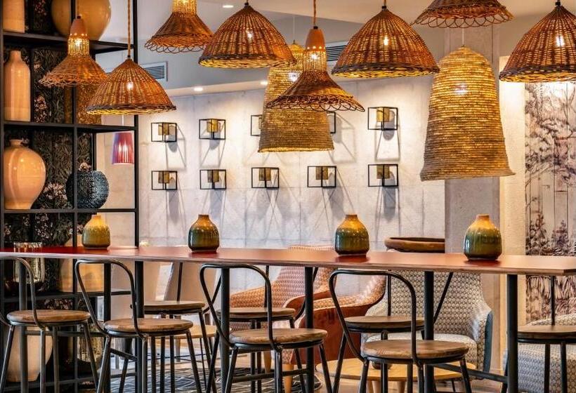 ホテル Vincci Puertochico