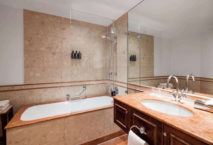 레지던스 Lindner Hotel Frankfurt Main Plaza, Part Of Jdv By Hyatt