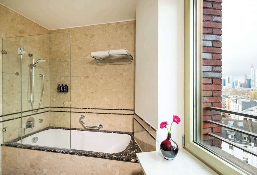 레지던스 Lindner Hotel Frankfurt Main Plaza, Part Of Jdv By Hyatt