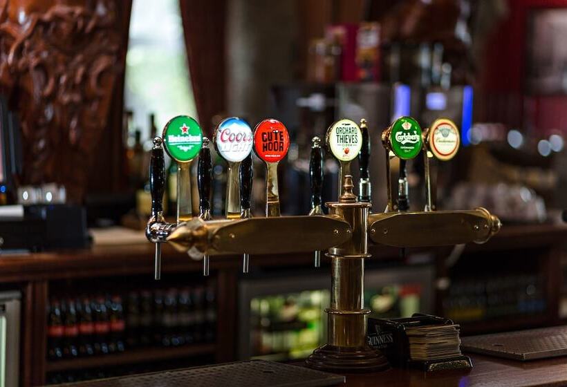 Sheldon Park Hotel And Leisure Club