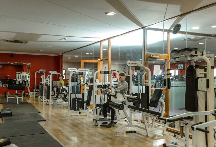 Sheldon Park Hotel And Leisure Club