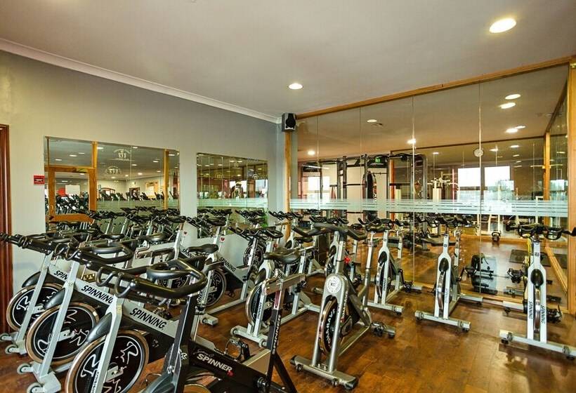 Sheldon Park Hotel And Leisure Club