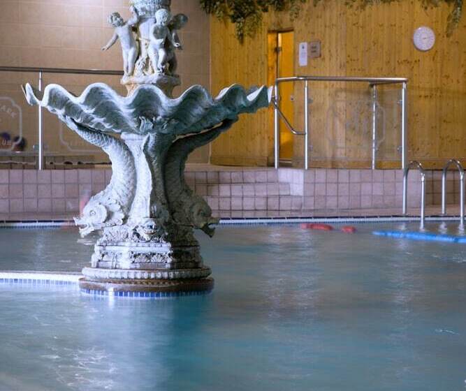 Sheldon Park Hotel And Leisure Club