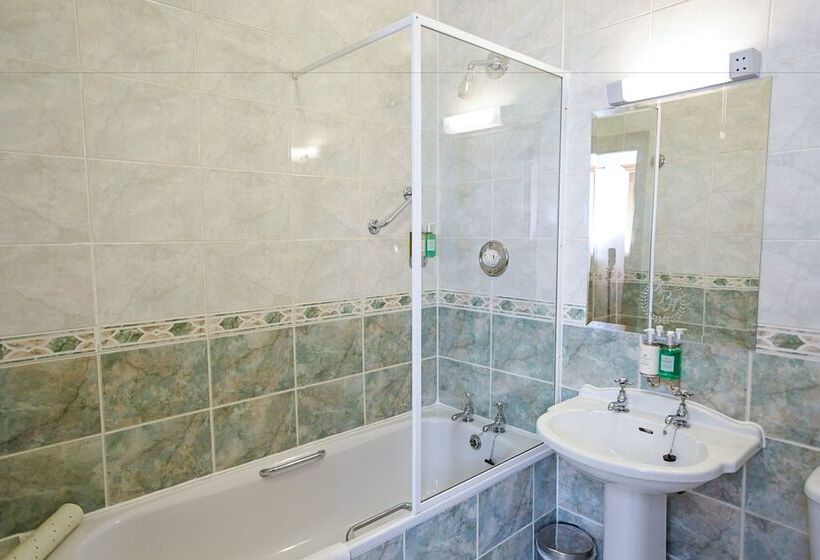 Sheldon Park Hotel And Leisure Club