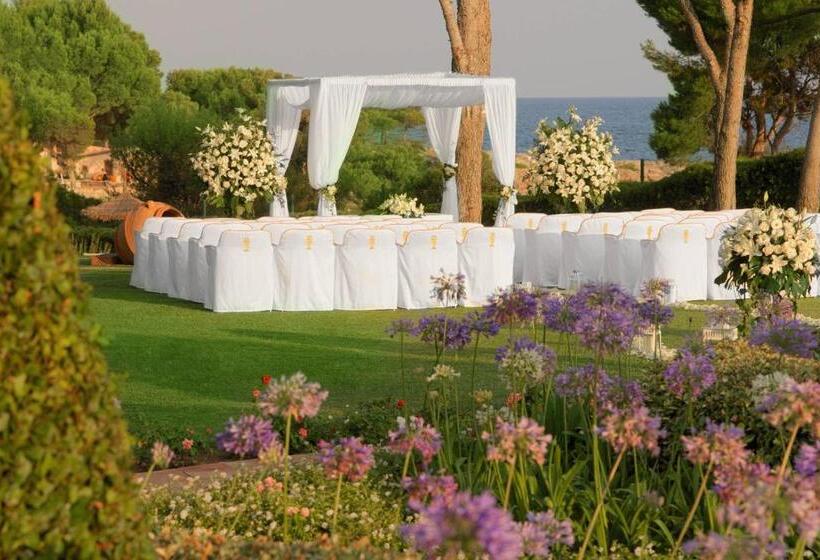 The St. Regis Mardavall Mallorca Resort
